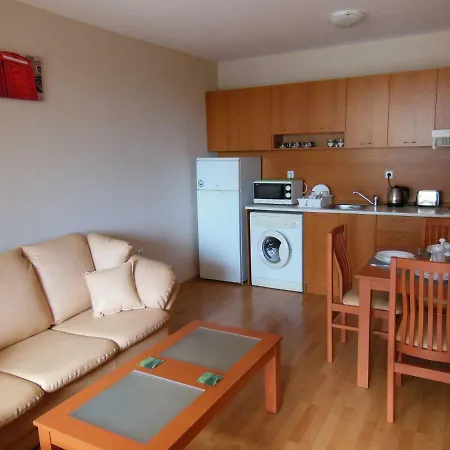דירה Efir Holiday Village *